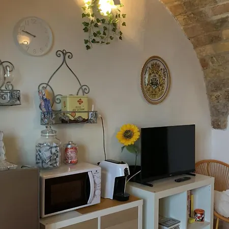 Apartment Merli E Merletti - - Monolocale Luminoso E Indipendente Nel Cuore Di